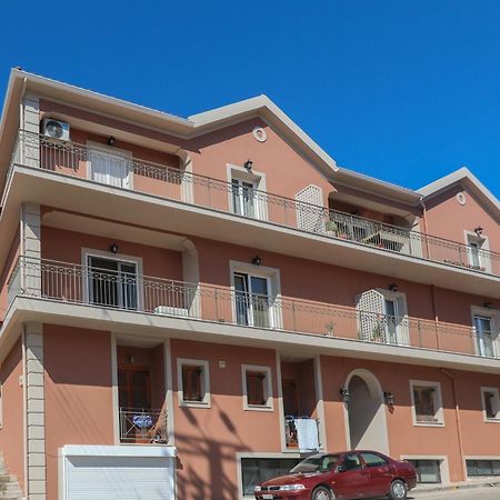 Dina Apartments Argostoli Exterior photo