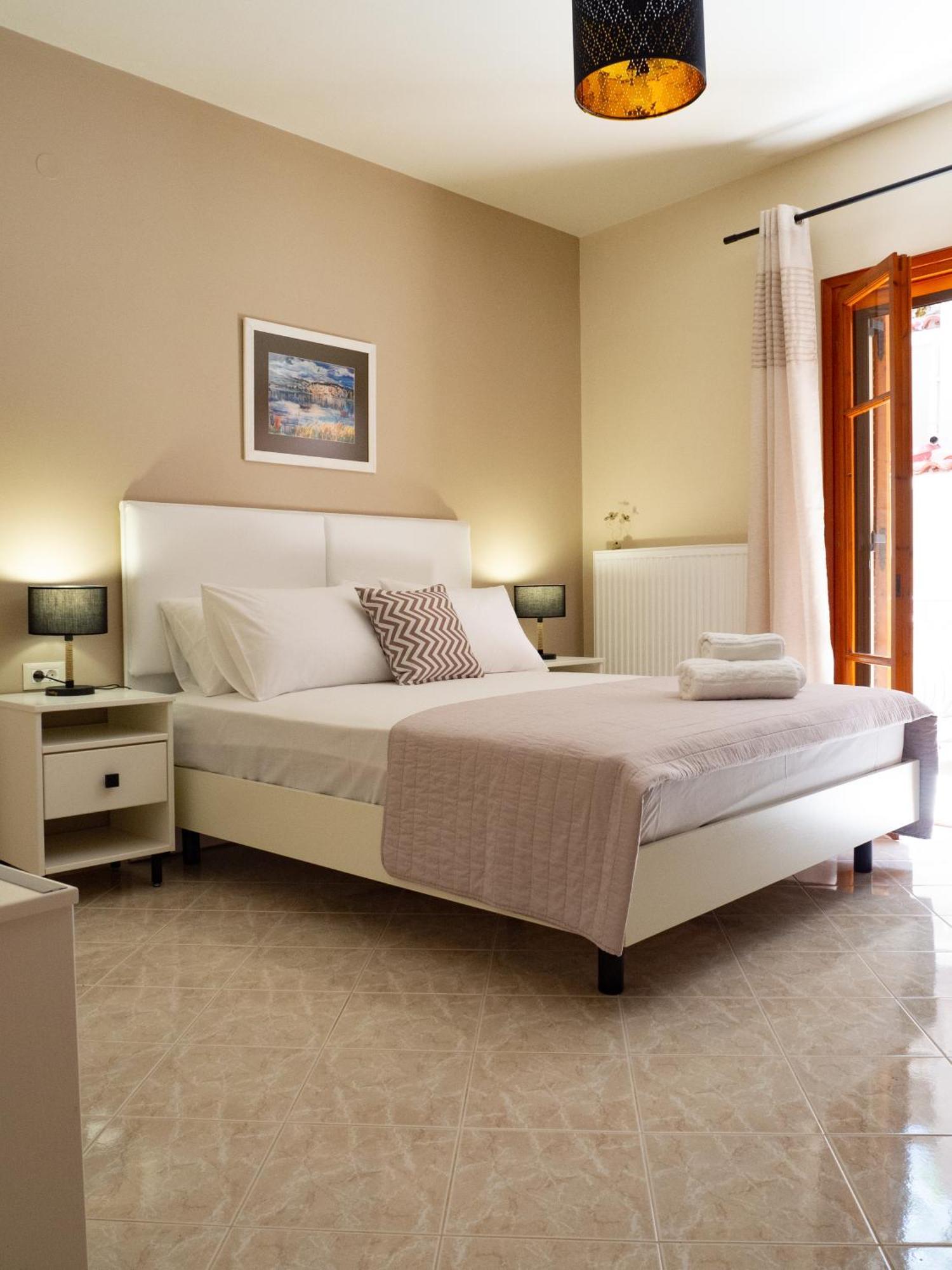 Dina Apartments Argostoli Exterior photo