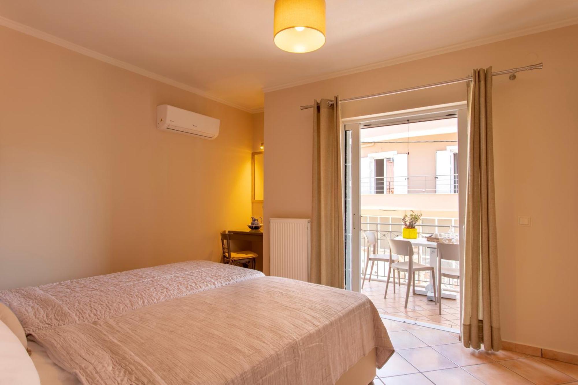 Dina Apartments Argostoli Exterior photo