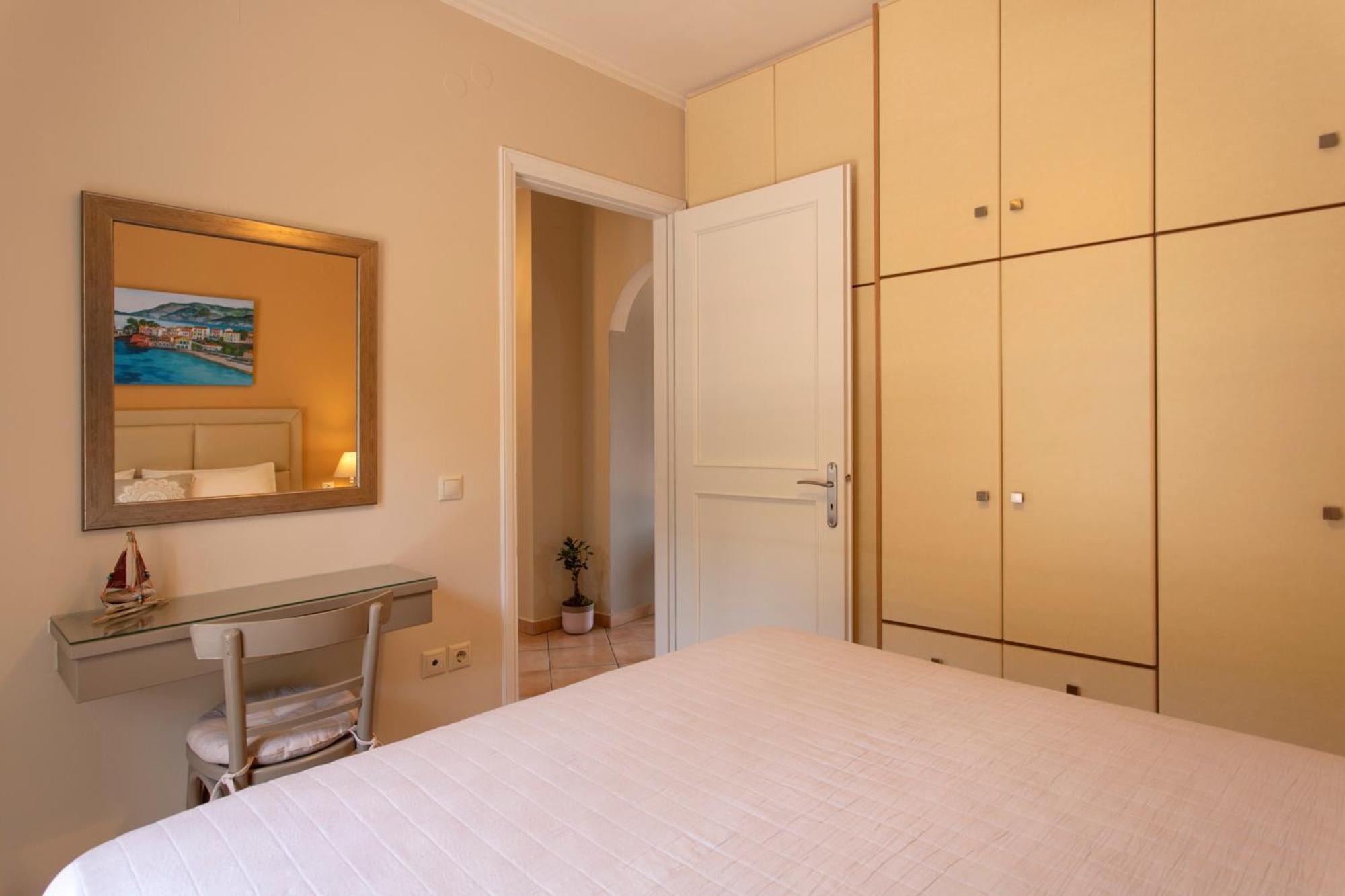 Dina Apartments Argostoli Exterior photo